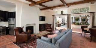 The Andalucia Gallery 17