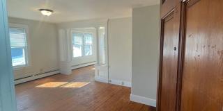 2BR/1BA, WD Hookups, Parking! Gallery 1