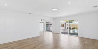 Beautiful modern 3 Bed + 3 Bath House + Pool + Garage Gallery 7