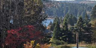 Charming, bright and peaceful condo close to ferries and shopping in Kingston! Gallery 1