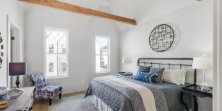 Gorgeous 3 bedroom end unit townhome with garage Gallery 22