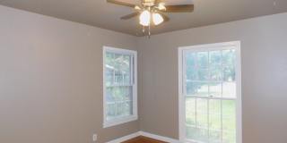 SUPER LOCATION / NO CARPET   --   ( FREE RENT ; w/ qualified app:   CALL FOR DETAILS )_ Gallery 14