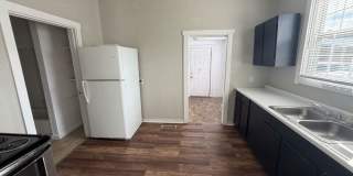 119 E 8th St - Spacious 4 Bedroom Home with historic details near Heekin Park Gallery 1