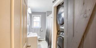 Lovely 3 Bedroom 1 Bathroom - 1st Floor with/ Washer and Dryer Gallery 23