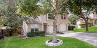 Modern Elegance: 3-Bedroom Townhome with Wood Flooring, Shaded Deck, and Inclusive Amenities Gallery 3