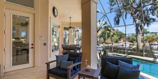 Stunning Lagoon Residence! Gallery 45