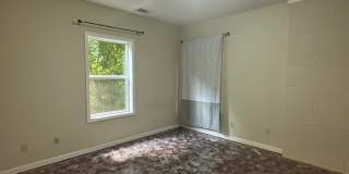 Large 4 Bedroom, 3 bathroom house near Downtown Gallery 33