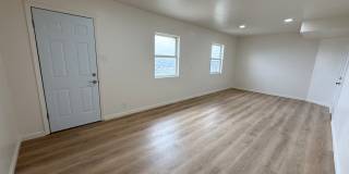 Fully Remodeled 2-Bedroom, 1-Bathroom Home with Panoramic City & Ocean Views in Daly City Gallery 18