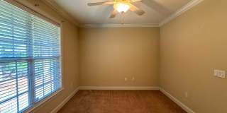 Beautiful 3 Bed 2 Bath Condo with Community Amenities Gallery 20