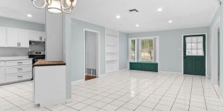 527 LIVELY DR Gallery 4