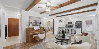 4 Bedroom with a Pool in Helotes! Gallery 6