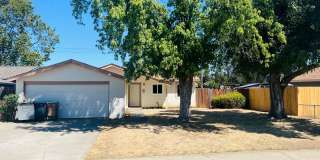 Cute 3 Bedroom Home! Gallery 1