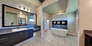3 Bedroom Home in Edmond with Media Room & Bonus Room Gallery 17