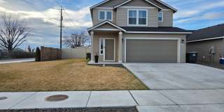 2-story 3 bed 2.5 bath with garage Gallery 1