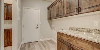 3 Bed, 2 Bath, 2 Car Garage For Rent. Pet Friendly Gallery 7