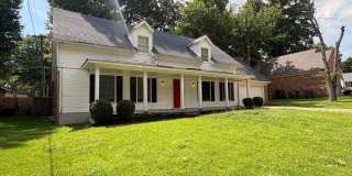 Spacious Home Freshly Painted and New Carpeted! Fully Fenced in Back Yard. Gallery 4