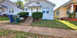 Available Aug 7th - Very nice single family home with refinished hardwood and a very large open living room. Gallery 13