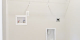 Beautiful Town Home with Garage in Chelsea... Available to View Now!!! Gallery 17