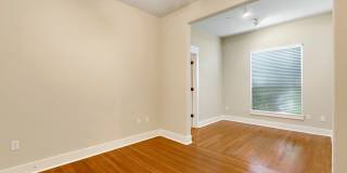 2/1 Condo Near UT and Darrell K Royal Field Gallery 13