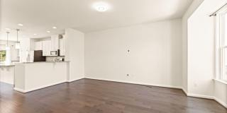 41715 MCMONAGLE Square Gallery 16