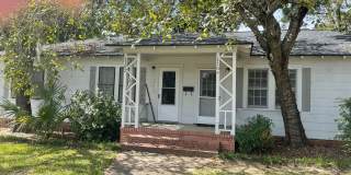 Charming 2 bedroom Duplex Gallery 1