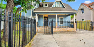 Charming 4-Bedroom Home near Downtown SA! Gallery 1