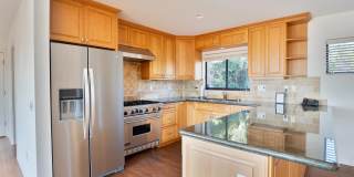 1341 Plum St Gallery 7