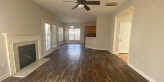 Room in 4 Bedroom Home at Hampton Pl Dr Gallery 10