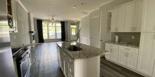 Room in 4 Bedroom Townhome at Philip's Square Gallery 12