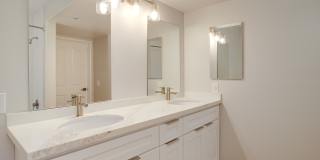 Villas at Park La Brea Apartments Gallery 9