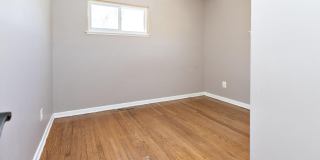 912 ASTON MARTIN Drive Gallery 14