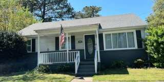 Charming 3 bedroom 2 bath in Manor View Gallery 1