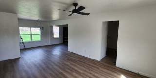 Beautifully Remodeled 3 Bed / 2 Bath Home with Large Backyard Gallery 5