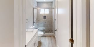 3BD/1BA on 63rd! Gallery 9