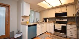 Bright Holladay 4 Bed Home – High Ceilings in Prime Location!! Gallery 15
