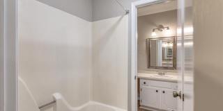 225 Twin Oaks Place Gallery 41