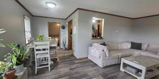 Charming 1 Bed / 1 Bath Duplex – Well-Maintained & Move-In Ready! Gallery 7