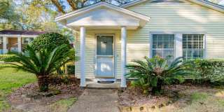 2 Bed/1 Bath Condo with In-Ground Pool Gallery 4