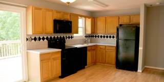 Charming End-Unit Townhouse in Mt. Airy Manor Community Gallery 3
