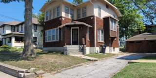 Charming home DOWNTOWN, steps from Columbia College Gallery 1