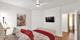 868 E Savannah Gallery 17