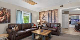 700 Broadway Ave Nw Gallery 1