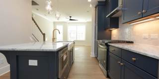 COMING SOON |3 BR/4.5B Newly Renovated Townhome | • 1-car garage |Loft Bonus Room w/Rooftop terrace| In Dilworth! Gallery 11