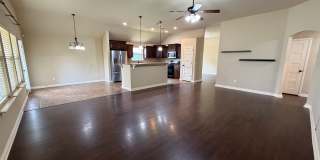 Beautiful and Cozy 3bed/2bath with an Office Available in North Norman! Gallery 22