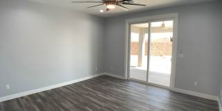 3 Bedroom - 2 Bath Pool Home Gallery 11