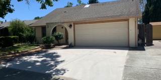 4 Bed/2 Bath Spacious Home with Big Backyard and New Laminate & Carpet - Union City Gallery 1