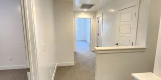 Newer4 Bedroom Town Home Gallery 27