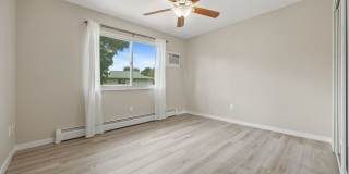 Charming 2BR Townhome w/ Attached Garage in Prime Lakewood Location! Gallery 15