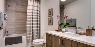 One Lakefront Gallery 7