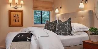 101 E Cooper unit: 202 Gallery 4